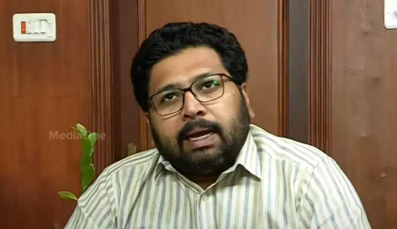 വാട്സ്ആപ്പ് ഗ്രൂപ്പിലെ ചോർച്ച സംഘടനയ്ക്ക് ഭൂഷണമല്ല; ഭിന്നത പാർട്ടിക്കുള്ളിൽ ചർച്ചചെയ്യുമെന്ന് കെ.എസ് ശബരീനാഥൻ വാട്സ്ആപ്പ് ഗ്രൂപ്പിലെ ചോർച്ച സംഘടനയ്ക്ക് ഭൂഷണമല്ല; ഭിന്നത പാർട്ടിക്കുള്ളിൽ ചർച്ചചെയ്യുമെന്ന് കെ.എസ് ശബരീനാഥൻ