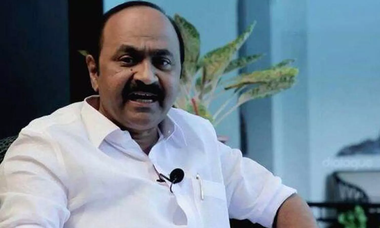 പല പൊലീസുകാരും ചെയ്യുന്നത് ദാസ്യവേല, ജയരാജനെ മുഖ്യൻ പരസ്യമായി സംരക്ഷിച്ചു: വി.ഡി സതീശൻ പല പൊലീസുകാരും ചെയ്യുന്നത് ദാസ്യവേല, ജയരാജനെ മുഖ്യൻ പരസ്യമായി സംരക്ഷിച്ചു: വി.ഡി സതീശൻ