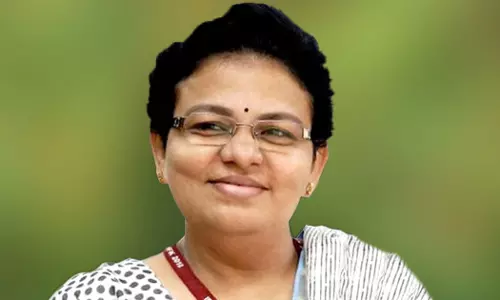 Hema committee report hoarding to answer: Didi Damodaran, latest news malayalam ഹേമ കമ്മിറ്റി റിപ്പോർട്ട് പൂഴ്ത്തി വെച്ചതിൽ ഉത്തരം പറയണം: ദീദി ദാമോദരൻ