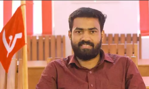 വിമാനത്തിലെ പ്രതിഷേധം: ആസൂത്രണത്തിൽ സുധാകരനും സതീശനും പങ്ക്, പരാതി നൽകുമെന്ന് ഡി.വൈ.എഫ്.ഐ