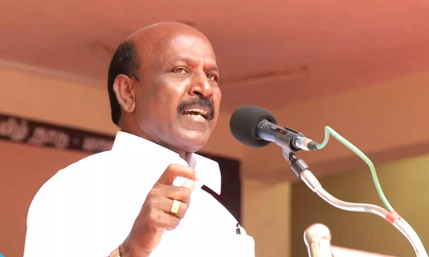 പൊന്നാടയും പൂച്ചെണ്ടുമുണ്ടെങ്കിൽ പരിപാടിക്ക് വരില്ല: തമിഴ്‌നാട് ആരോഗ്യമന്ത്രി