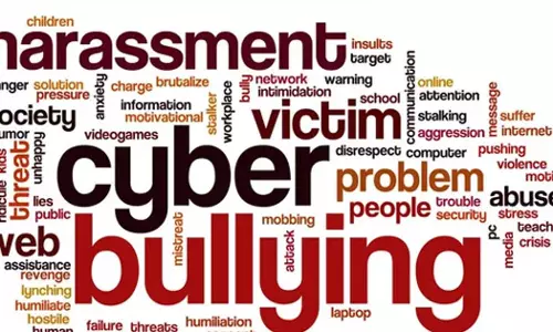ഓൺലൈൻ വഴി അപകീർത്തി; യു.എ.ഇയിൽ അഞ്ച് ലക്ഷം ദിർഹം വരെ പിഴ ഓൺലൈൻ വഴി അപകീർത്തി; യു.എ.ഇയിൽ അഞ്ച് ലക്ഷം ദിർഹം വരെ പിഴ