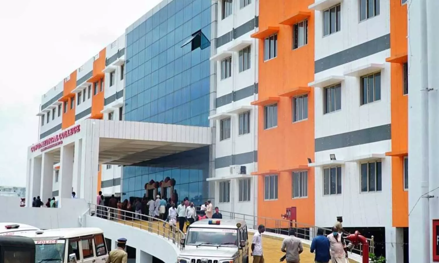 കോന്നി മെഡിക്കൽ കോളജിന്‍റെ പ്രവർത്തനാനുമതി നിഷേധിച്ചു