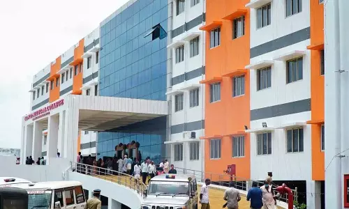 കോന്നി മെഡിക്കൽ കോളജിന്‍റെ പ്രവർത്തനാനുമതി നിഷേധിച്ചു