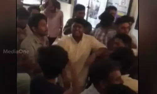 കെ.എസ്.യു - എസ്.എഫ്.ഐ സംഘർഷം;  കോഴിക്കോട് ഗവൺമെന്റ് ലോ കോളേജ് അനിശ്ചിതകാലത്തേക്ക് അടച്ചു