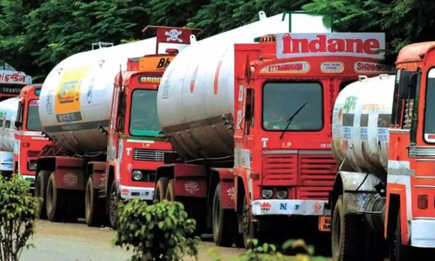 ഇന്ധന ടാങ്കര് ലോറികളുടെ വാടക നിശ്ചയിക്കാൻ കമ്മിറ്റി രൂപീകരിക്കും-മന്ത്രി ആന്റണി രാജു ഇന്ധന ടാങ്കര് ലോറികളുടെ വാടക നിശ്ചയിക്കാൻ കമ്മിറ്റി രൂപീകരിക്കും-മന്ത്രി ആന്റണി രാജു