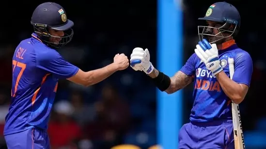 ധവാന് നയിച്ചു, ഗില്ലും അയ്യരും ഒപ്പം കൂടി; ഇന്ത്യക്ക് മികച്ച ടോട്ടല് ധവാന് നയിച്ചു, ഗില്ലും അയ്യരും ഒപ്പം കൂടി; ഇന്ത്യക്ക് മികച്ച ടോട്ടല്