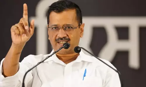 എ.എ.പിയെ വിജയിപ്പിക്കൂ, 300 യൂണിറ്റ് വരെ സൗജന്യ വൈദ്യുതി നല്‍കാം: കെജ്‍രിവാള്‍ ഗുജറാത്തില്‍