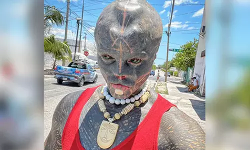 ആരും ജോലി തരുന്നില്ല, എനിക്ക് ഭ്രാന്താണെന്ന് അവര്‍ കരുതുന്നു: പരാതിയുമായി ബ്ലാക്ക് ഏലിയന്‍