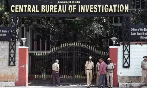 ഡൽഹി സർക്കാറിന്റെ മദ്യനയത്തിനെതിരെ സിബിഐ അന്വേഷണം; എഎപി-ബിജെപി പോര് മുറുകുന്നു ഡൽഹി സർക്കാറിന്റെ മദ്യനയത്തിനെതിരെ സിബിഐ അന്വേഷണം; എഎപി-ബിജെപി പോര് മുറുകുന്നു