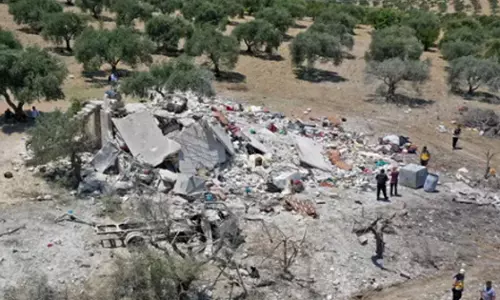 സിറിയയിൽ വീടിന് നേരെ റഷ്യൻ വ്യോമാക്രമണം; അഞ്ച്‌  കുട്ടികളടക്കം ഏഴുപേർ മരിച്ചു