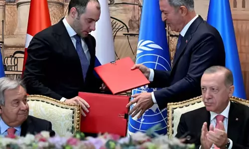 ഭക്ഷ്യ പ്രതിസന്ധിക്ക് പരിഹാരം; യുക്രൈനും റഷ്യയും ചരക്കുനീക്ക കരാറിൽ ഒപ്പുവച്ചു