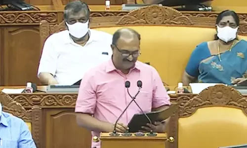 ബജറ്റ് കുറച്ച് കൂടി യാഥാർത്ഥ്യ ബോധത്തോടെയാക്കൂ...കേരളത്തോട് സി.എ.ജി