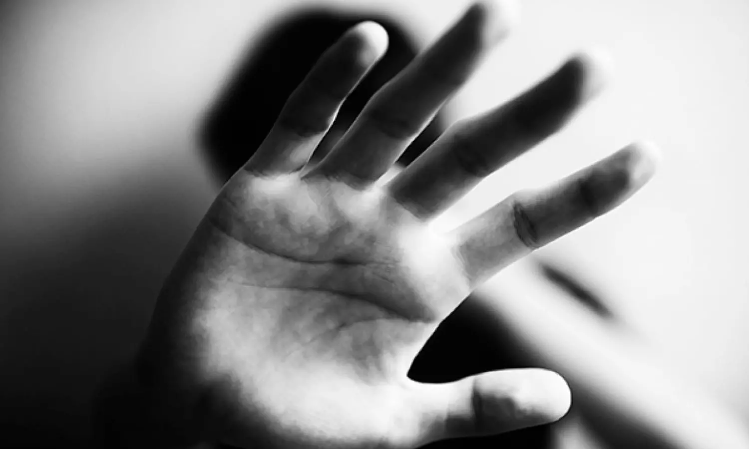 തൃശൂരിൽ യുവതിയെ കെട്ടിയിട്ടു പീഡിപ്പിച്ചു; ഭർത്താവും സുഹൃത്തും അറസ്റ്റില്‍