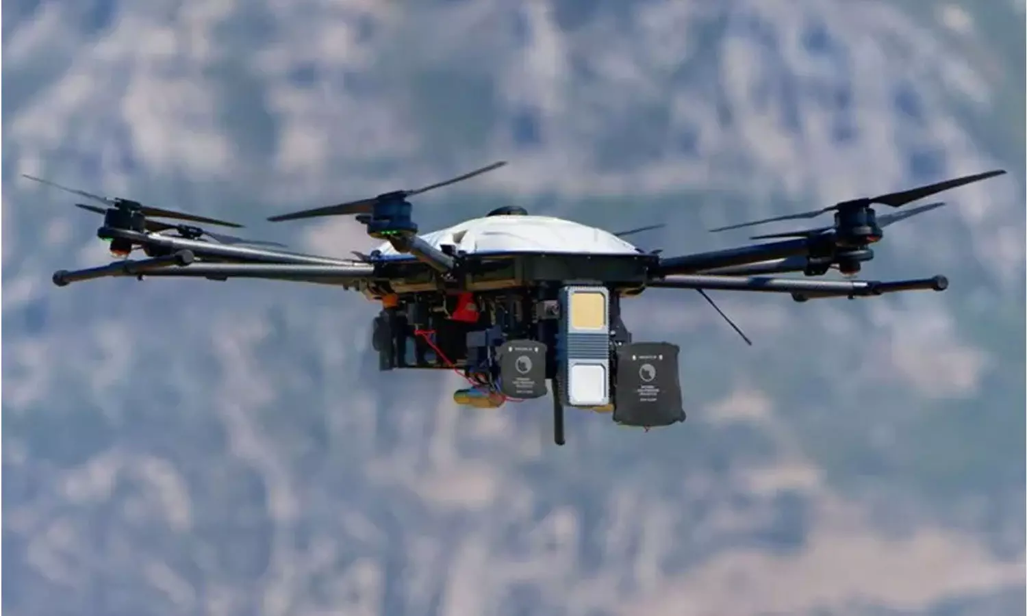 ഖത്തർ ലോകകപ്പിന് സുരക്ഷയുറപ്പാക്കാൻ ഡ്രോൺ ഹണ്ടേഴ്‌സ്; അപകടകാരികളായ ഡ്രോണുകളെ പ്രതിരോധിക്കും