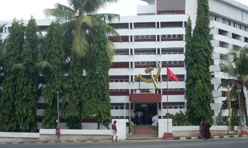 എകെജി സെന്‍റര്‍ ആക്രമണം നടന്നിട്ട് 25 ദിവസം; പ്രതിയെ പിടികൂടാനാവാതെ പൊലീസ്