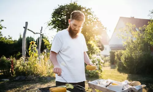 പുരുഷൻമാര് അധികം വെയിൽ കൊള്ളേണ്ട; വിശപ്പ് കൂടും പുരുഷൻമാര് അധികം വെയിൽ കൊള്ളേണ്ട; വിശപ്പ് കൂടും