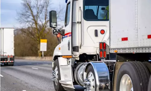 സൗദിയിൽ ഭാരപരിധിയും വലിപ്പവും പാലിക്കാത്ത വാഹനങ്ങൾക്ക് പിഴയും വിലക്കും സൗദിയിൽ ഭാരപരിധിയും വലിപ്പവും പാലിക്കാത്ത വാഹനങ്ങൾക്ക് പിഴയും വിലക്കും