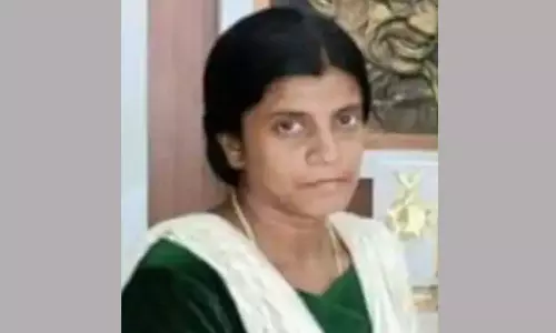 തലയിൽ തേങ്ങ വീണ് യുവതിക്ക് ദാരുണാന്ത്യം