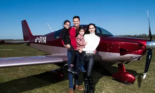 സ്വയം നിർമിച്ച വിമാനത്തിൽ കുടുംബസമേതം യൂറോപ്പ് ചുറ്റുന്ന മലയാളി!