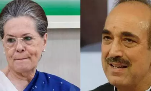 സോണിയയുടെ പ്രായവും ആരോഗ്യവും പരിഗണിക്കാതെ ചോദ്യംചെയ്യുന്നു: ഇ.ഡിക്കെതിരെ ഗുലാംനബി ആസാദ് സോണിയയുടെ പ്രായവും ആരോഗ്യവും പരിഗണിക്കാതെ ചോദ്യംചെയ്യുന്നു: ഇ.ഡിക്കെതിരെ ഗുലാംനബി ആസാദ്