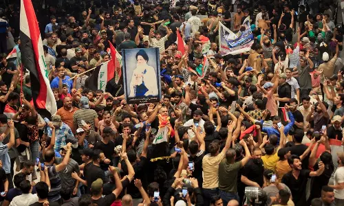 ഇറാഖ് പാർലമെന്‍റ് കൈയേറി പ്രക്ഷോഭകർ, ഒഴിഞ്ഞു പോകണമെന്ന് സർക്കാർ