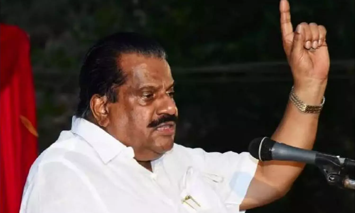 ന്യൂനപക്ഷങ്ങളെ സംരക്ഷിക്കാൻ കോൺഗ്രസിനാവില്ല; ലീഗിനെ വീണ്ടും ഇടതുമുന്നണിയിലേക്ക് ക്ഷണിച്ച് ഇ.പി ജയരാജൻ ന്യൂനപക്ഷങ്ങളെ സംരക്ഷിക്കാൻ കോൺഗ്രസിനാവില്ല; ലീഗിനെ വീണ്ടും ഇടതുമുന്നണിയിലേക്ക് ക്ഷണിച്ച് ഇ.പി ജയരാജൻ