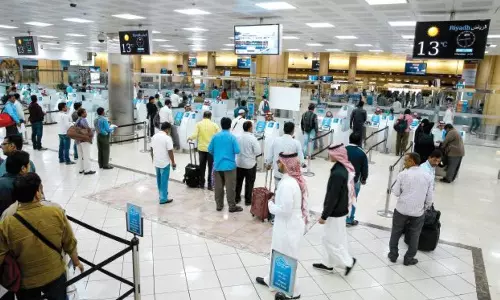 നിയമക്കുരുക്കിലകപ്പെട്ട് മടങ്ങിയ പ്രവാസികള്‍ക്ക്  പുതിയ വിസയില്‍ തിരിച്ചെത്തുമ്പോള്‍ പ്രവേശന വിലക്ക്