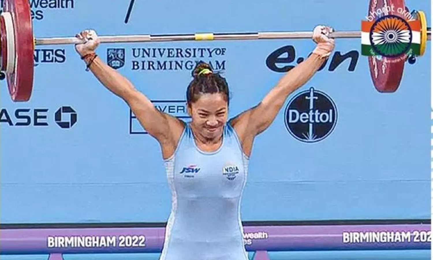 പൊന്നുയർത്തി മീരാബായ് ചാനു; കോമൺവെൽത്ത് ഗെയിംസിൽ ഇന്ത്യക്ക് ആദ്യ സ്വർണം പൊന്നുയർത്തി മീരാബായ് ചാനു; കോമൺവെൽത്ത് ഗെയിംസിൽ ഇന്ത്യക്ക് ആദ്യ സ്വർണം