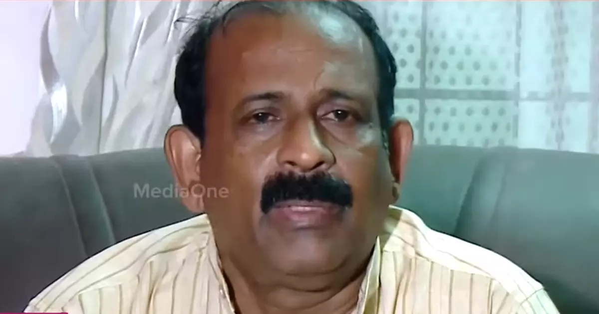 കരുവന്നൂർ സഹകരണ ബാങ്ക് തട്ടിപ്പ്: സി.പി.എമ്മിനെ അറിയിച്ചിട്ടും നടപടിയെടുത്തില്ലെന്ന് മുൻ ഭരണസമിതി അംഗം കരുവന്നൂർ സഹകരണ ബാങ്ക് തട്ടിപ്പ്: സി.പി.എമ്മിനെ അറിയിച്ചിട്ടും നടപടിയെടുത്തില്ലെന്ന് മുൻ ഭരണസമിതി അംഗം