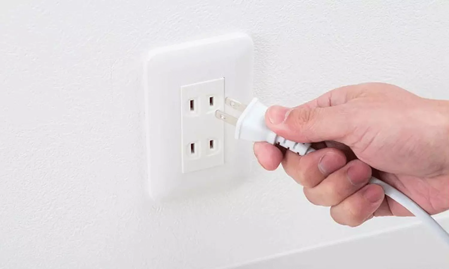 മൂവാറ്റുപുഴയിൽ വിദ്യാർഥി ഷോക്കേറ്റ് മരിച്ചു മൂവാറ്റുപുഴയിൽ വിദ്യാർഥി ഷോക്കേറ്റ് മരിച്ചു