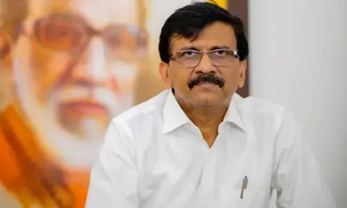 ഞാന് തല കുനിക്കില്ല, പാര്ട്ടി വിടില്ല: സഞ്ജയ് റാവത്ത് ഞാന് തല കുനിക്കില്ല, പാര്ട്ടി വിടില്ല: സഞ്ജയ് റാവത്ത്