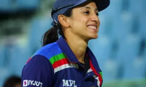 വെടിക്കെട്ട് ബാറ്റിങുമായി ക്യാപ്റ്റന്‍ മന്ഥാന; പാകിസ്താനെ എട്ടുവിക്കറ്റിന് തകര്‍ത്ത് ഇന്ത്യന്‍ വനിതകള്‍