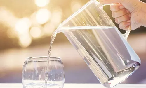 അമിതമായി വെള്ളം കുടിക്കുന്നത് അപകടം; ശ്രദ്ധിക്കണം ഈ ലക്ഷണങ്ങൾ