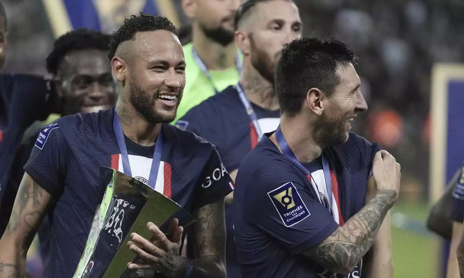 നെയ്മറിന് ഇരട്ട ഗോൾ; പുതിയ സീസണ് കിരീടനേട്ടത്തോടെ തുടക്കം കുറിച്ച് പിഎസ്ജി നെയ്മറിന് ഇരട്ട ഗോൾ; പുതിയ സീസണ് കിരീടനേട്ടത്തോടെ തുടക്കം കുറിച്ച് പിഎസ്ജി