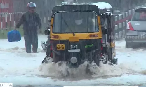 കനത്ത മഴ; കൊല്ലം, പത്തനംതിട്ടയിലെ വിവിധ വിദ്യാഭ്യാസ സ്ഥാപനങ്ങൾക്ക് അവധി