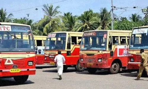 യാത്രക്കാരുടെ തിരക്ക്: ഓണക്കാലത്ത് കെഎസ്ആർടിസി നിരക്ക് കൂടും യാത്രക്കാരുടെ തിരക്ക്: ഓണക്കാലത്ത് കെഎസ്ആർടിസി നിരക്ക് കൂടും
