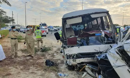 ടയർ പൊട്ടിയുള്ള അപകടങ്ങളിൽ   കഴിഞ്ഞ വേനലിൽ മാത്രം യു.എ.ഇയിൽ 81 മരണം