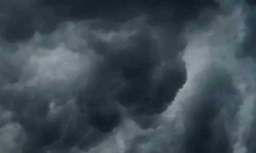 ഒമാനിൽ ചില ഭാഗങ്ങളിൽ   ഇടിമിന്നലും കാറ്റുമുണ്ടാകുമെന്ന് മുന്നറിയിപ്പ്