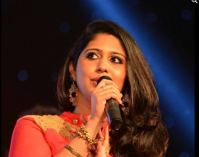 ആണിനൊപ്പം ഫോട്ടോയിട്ടാല്‍ അവനുമായി കല്യാണം, പെണ്ണിനൊപ്പമെങ്കില്‍ ഞങ്ങള്‍ തമ്മില്‍ ബന്ധം; വൃത്തികേടിന് ഒരു പരിധിയില്ലേ? പ്രതികരിച്ച് രഞ്ജിനി ജോസ്