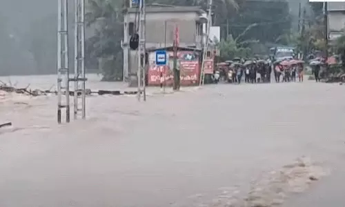 കനത്ത മഴ തുടരും: ഏഴ് ജില്ലകളിൽ റെഡ് അലർട്ട് ; എട്ട് ജില്ലകളിൽ വിദ്യാഭ്യാസ സ്ഥാപനങ്ങൾക്ക് അവധി