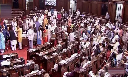 സഞ്ജയ് റാവത്തിനെതിരായ ഇ.ഡി നടപടി ചർച്ച ചെയ്യണമെന്ന് ആവശ്യപ്പെട്ട് പാർലമെന്‍റില്‍ പ്രതിപക്ഷ പ്രതിഷേധം