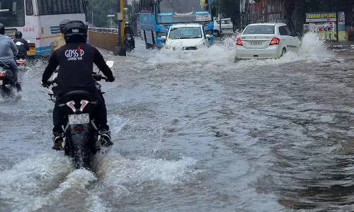 വടക്കൻ കേരളത്തിലും മഴ ശക്തം; വയനാട് പേര്യ ചുരത്തിൽ മണ്ണിടിഞ്ഞു