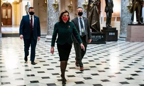 പോർവിമാനങ്ങളുമായി ചൈന; മുന്നറിയിപ്പ് ലംഘിച്ച് പെലോസി തായ്‌വാനിൽ-ഏഷ്യയില്‍ യുദ്ധഭീതി