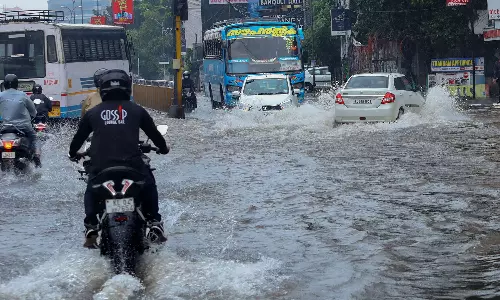 സംസ്ഥാനത്ത് അതിശക്ത മഴ; 10 ജില്ലകളിൽ റെഡ് അലർട്ട്