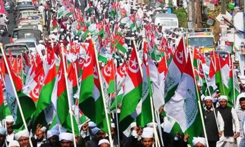 കളക്ട്രേറ്റ് മാര്ച്ച് ചിത്രം പ്രദർശിപ്പിച്ച് മതവിദ്വേഷ പ്രചാരണം; കേരള മുസ്ലിം ജമാഅത്ത് പരാതി നല്കി കളക്ട്രേറ്റ് മാര്ച്ച് ചിത്രം പ്രദർശിപ്പിച്ച് മതവിദ്വേഷ പ്രചാരണം; കേരള മുസ്ലിം ജമാഅത്ത് പരാതി നല്കി