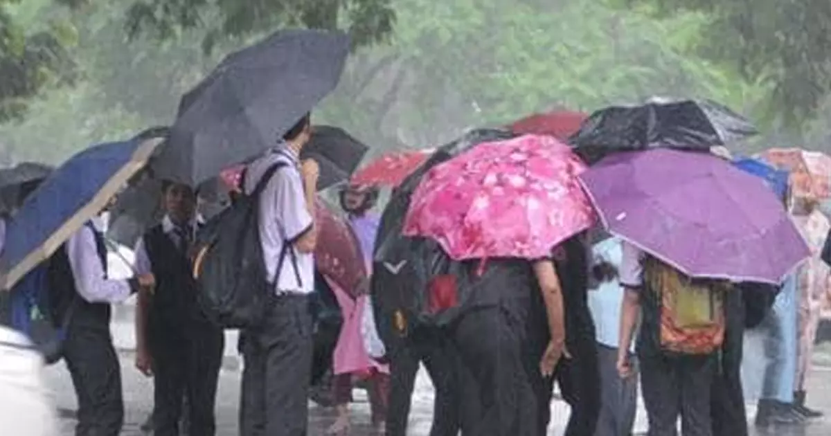 കനത്ത മഴ: 9 ജില്ലകളില് വിദ്യാഭ്യാസ സ്ഥാപനങ്ങള്ക്ക് നാളെ അവധി കനത്ത മഴ: 9 ജില്ലകളില് വിദ്യാഭ്യാസ സ്ഥാപനങ്ങള്ക്ക് നാളെ അവധി