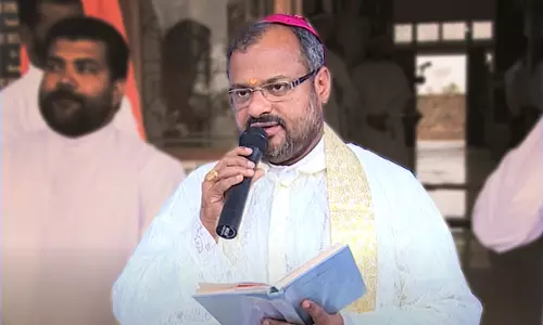 ഫ്രാങ്കോ മുളക്കല് കേസ്; പരാതിക്കാരിയുടെ വിവരം പുറത്തുവിട്ട കന്യാസ്ത്രീകൾക്കെതിരെ സർക്കാർ സുപ്രീംകോടതിയിൽ ഫ്രാങ്കോ മുളക്കല് കേസ്; പരാതിക്കാരിയുടെ വിവരം പുറത്തുവിട്ട കന്യാസ്ത്രീകൾക്കെതിരെ സർക്കാർ സുപ്രീംകോടതിയിൽ