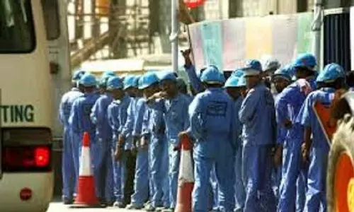 ഒമാനിൽ ജോലി ചെയ്യുന്ന മൊത്തം ആളുകളിൽ 64 ശതമാനവും വിദേശികളെന്ന് റിപ്പോർട്ട്