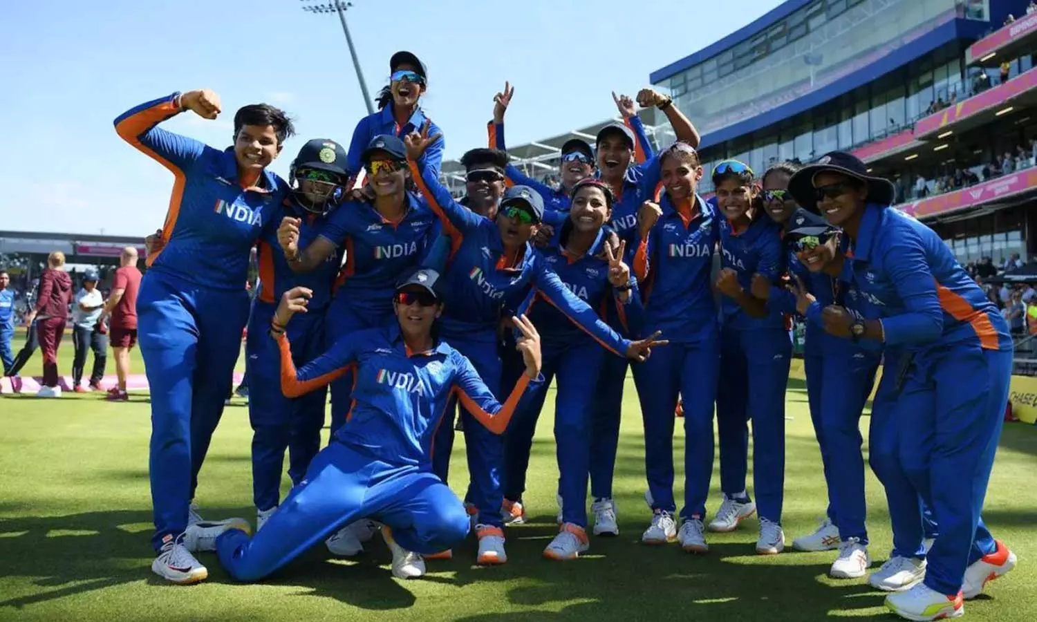 ക്രിക്കറ്റിൽ മെഡലുറപ്പിച്ചു; ചരിത്രമെഴുതി ഇന്ത്യൻ പെൺപട ക്രിക്കറ്റിൽ മെഡലുറപ്പിച്ചു; ചരിത്രമെഴുതി ഇന്ത്യൻ പെൺപട